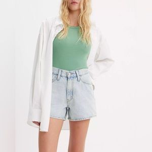New Levi’s 80’s Mom Shorts  Light Indigo Stonewash - Blue
